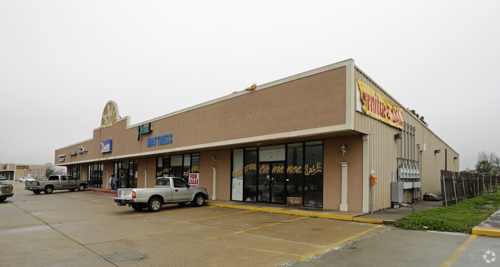 Primary Photo Of 4217 E Judge Perez Dr, Meraux Unknown For Lease