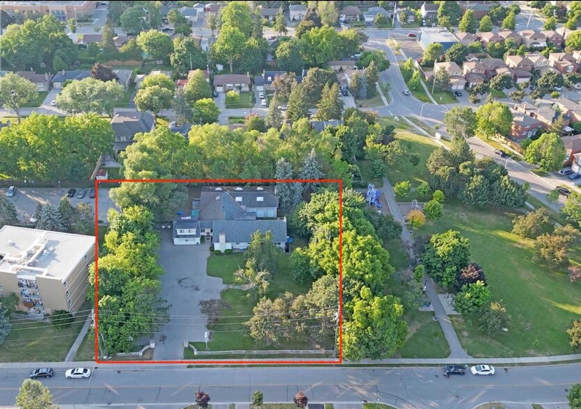 More Photos Of 83 Dunlop St, Richmond Hill Daycare Center For Sale