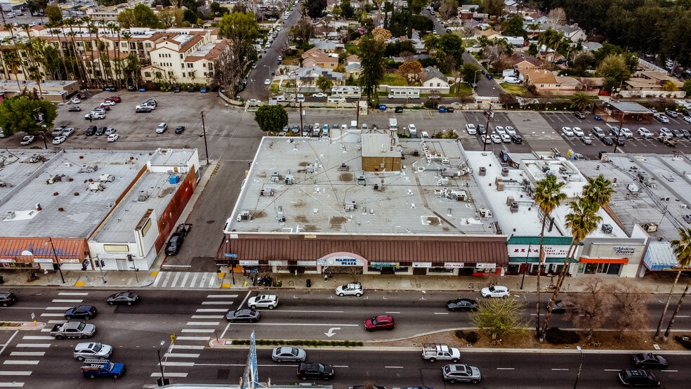 More Photos Of 18341 Sherman Way, Reseda Office For Sale
