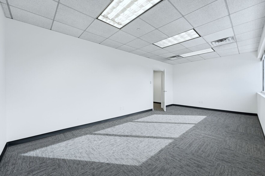 More Photos Of 2071 Lemoine Ave, Fort Lee Office For Lease