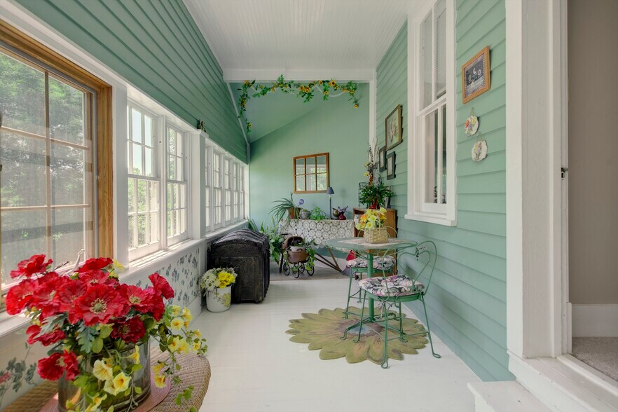 More Photos Of 1006 Court St, Imperial Hospitality For Sale