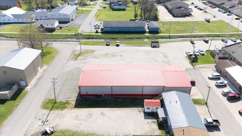 More Photos Of 1010 10th St, Vienna Flex For Sale