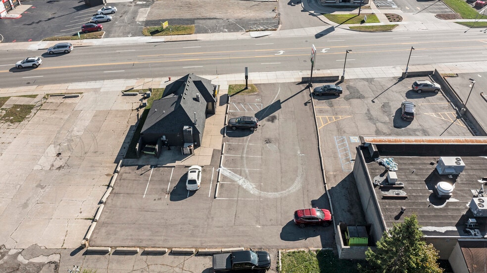 More Photos Of 4703 N Crooks Rd, Royal Oak Fast Food For Sale