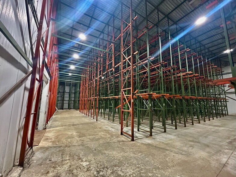 More Photos Of 1317 E Main St, Dillon Warehouse For Lease