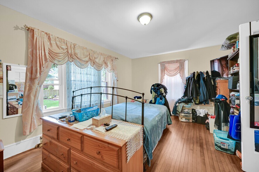 More Photos Of , Mamaroneck Unknown For Sale