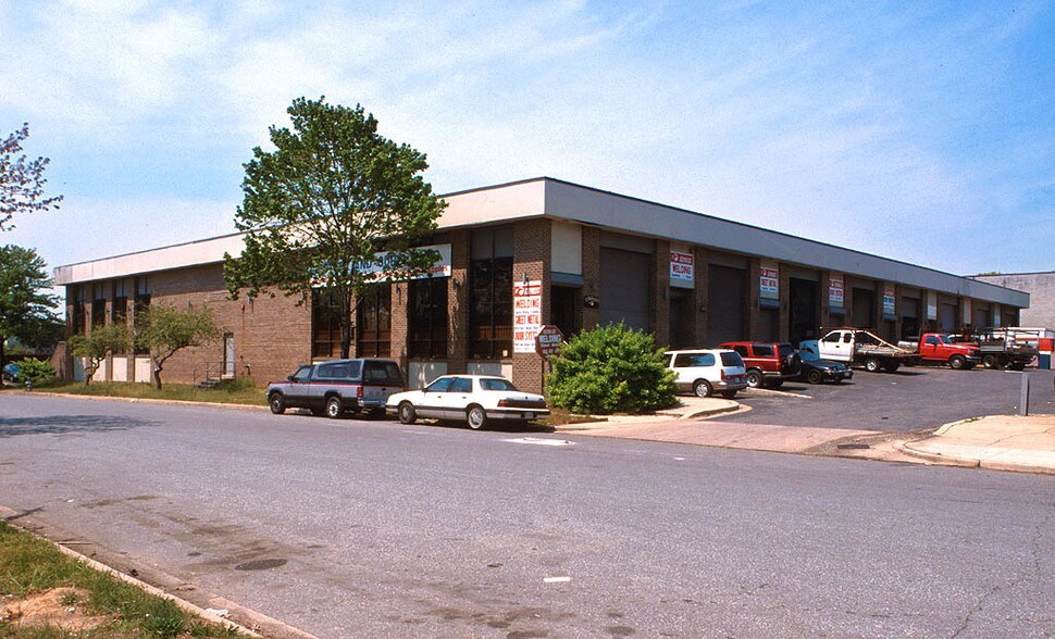 More Photos Of 8000-8032 Fernham Ln, Forestville Warehouse For Lease