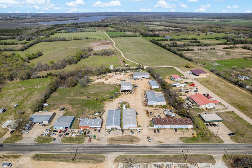 More Photos Of 2620 Farm Road 79, Paris Warehouse For Sale