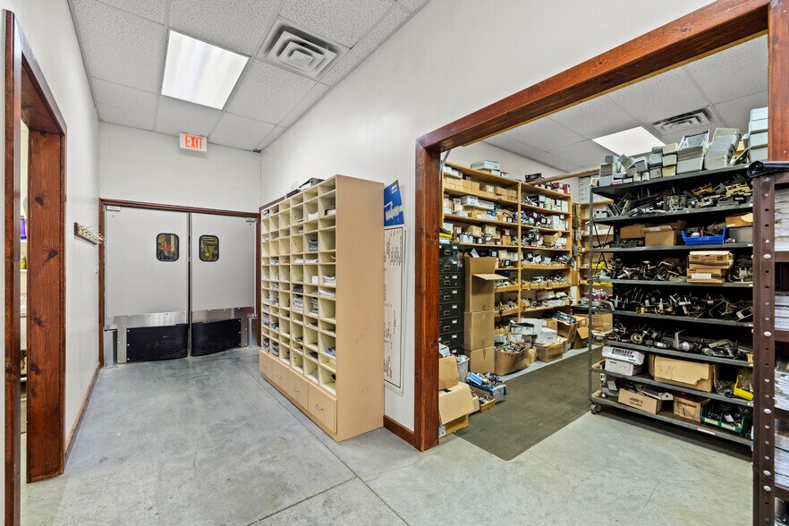 More Photos Of 622 N Central St, Knoxville General Retail For Sale