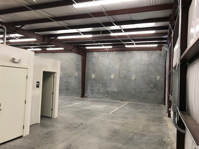 More Photos Of 304 E Pecan Blvd, McAllen Warehouse For Lease