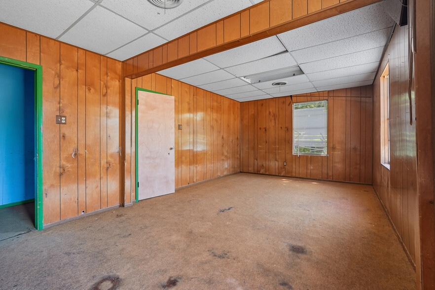 More Photos Of 1510 Portland Ave, Abilene Lodge Meeting Hall For Sale