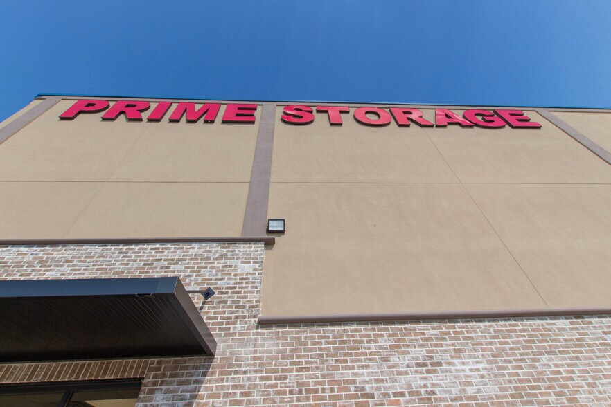 More Photos Of 11017 County Line, Madison Self Storage For Sale