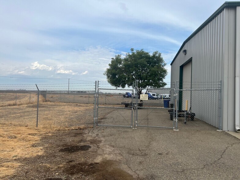 More Photos Of 127 Heron Way, Merced Warehouse For Sale