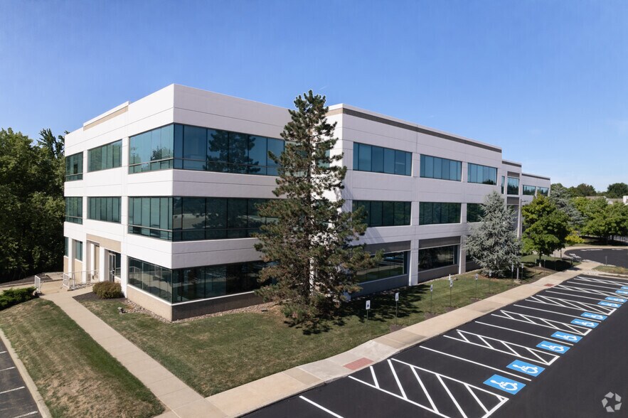 More Photos Of 5 Walnut Grove Dr, Horsham Township Office For Lease