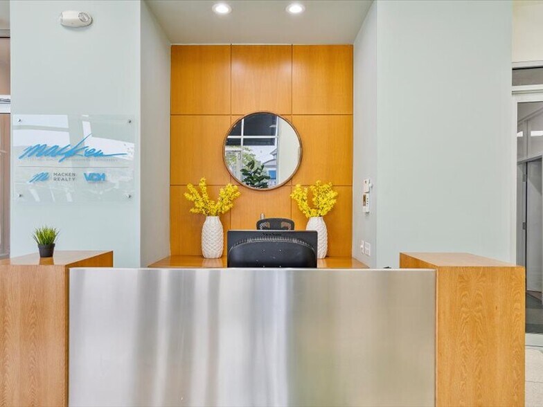 More Photos Of 2404 Hollywood Blvd, Hollywood Loft Creative Space For Sale