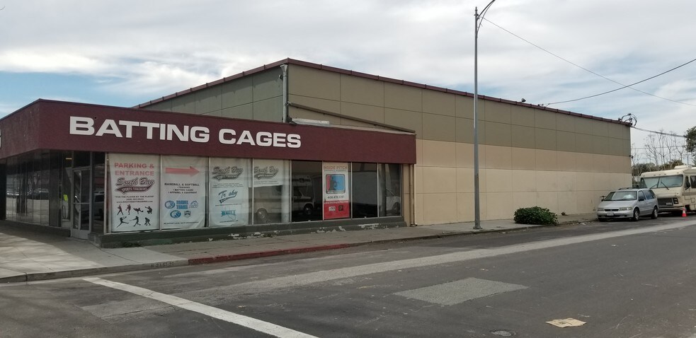 More Photos Of 995 E Santa Clara St, San Jose Storefront For Lease