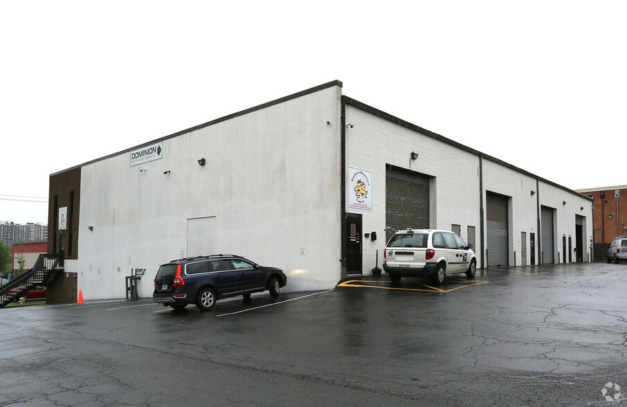 More Photos Of 5380 Eisenhower Ave, Alexandria Flex For Lease