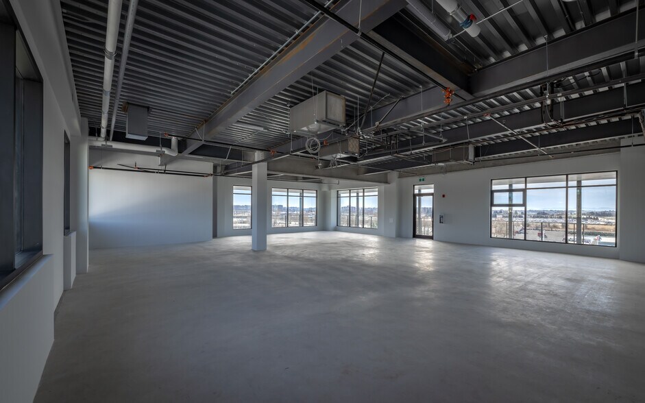 More Photos Of 1568 W 75th Ave, Vancouver Light Distribution For Sale