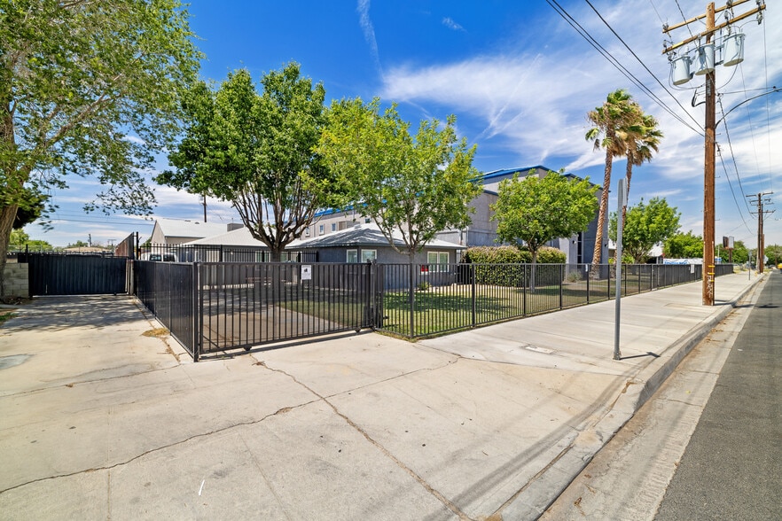 More Photos Of 44339 Beech Ave, Lancaster Schools For Lease