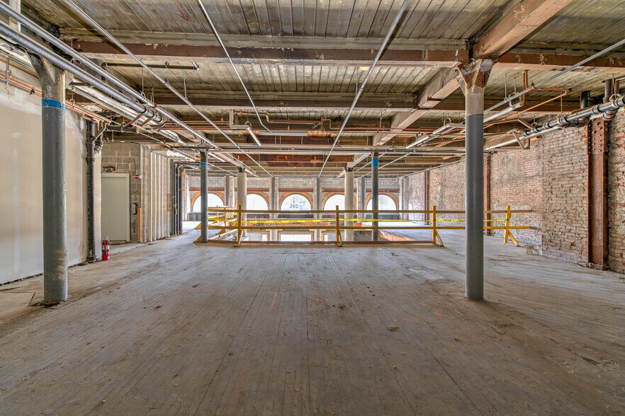 More Photos Of 318-320 S Michigan Ave, Chicago Apartments For Sale