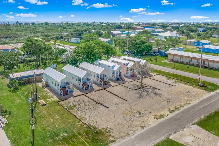 More Photos Of 702 8th St, Port Lavaca Manufactured Housing Mobile Home Park For Sale