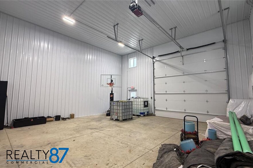 More Photos Of 3230 Center Point Rd, Robins Flex For Sale