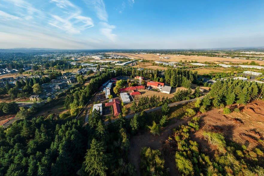 More Photos Of 2450 Strong Rd SE, Salem Correctional Facility For Sale