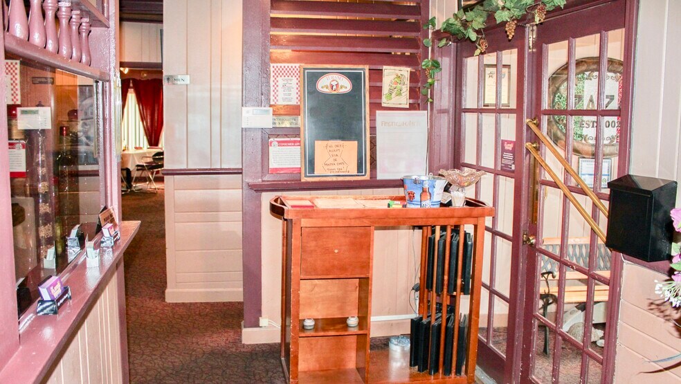 More Photos Of 69 Washington St, Fox Lake Restaurant For Sale