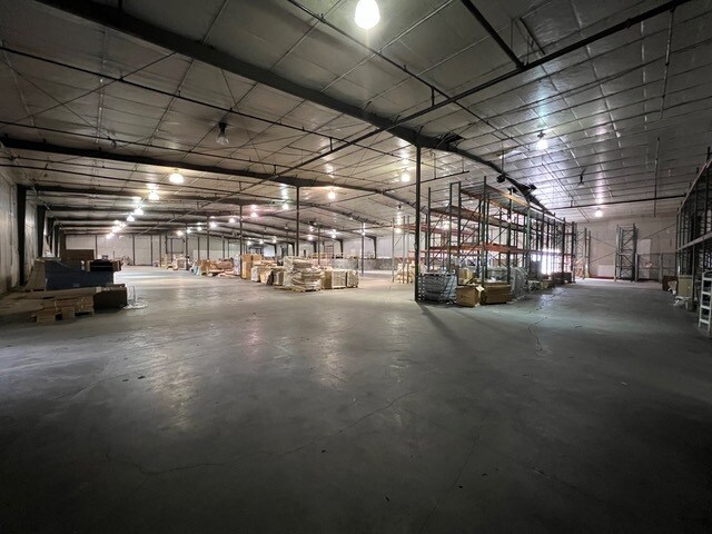 More Photos Of 410 Hamilton Rd, Bossier City Distribution For Lease