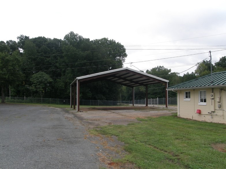 More Photos Of 1625 N US Highway 29, Salisbury Flex For Sale