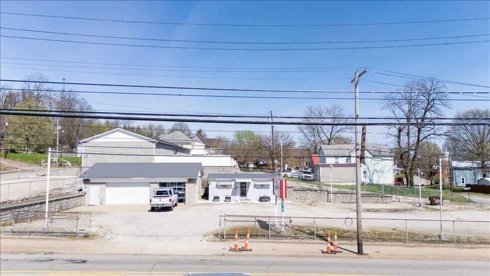 Primary Photo Of 705 7th St, Parkersburg Auto Dealership For Sale
