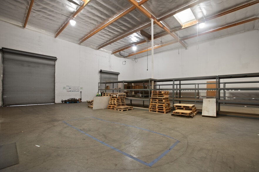 More Photos Of 1351 S Lewis St, Anaheim Warehouse For Sale