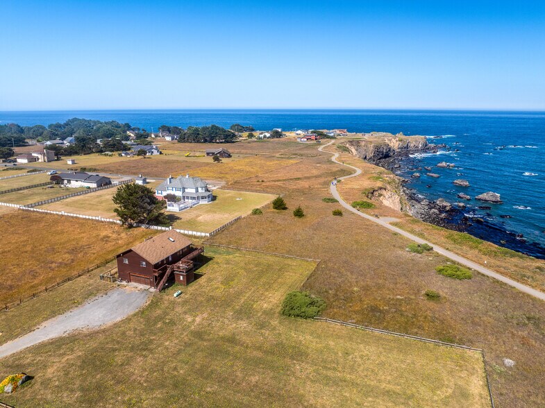 More Photos Of 19351 Del Mar Dr, Fort Bragg Specialty For Sale