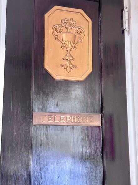 More Photos Of 118 E Court St, Paris Hotel For Sale