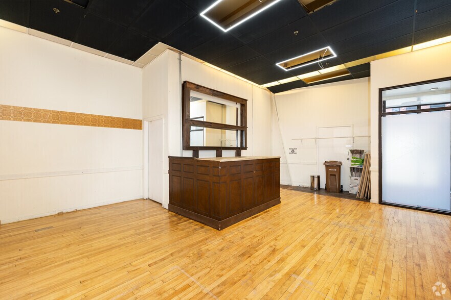 More Photos Of 4225 Rue Notre-Dame O, Montréal Office For Sale