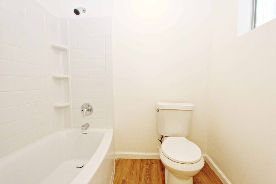 More Photos Of 3307 US Highway 90A E, Gonzales Hotel For Sale