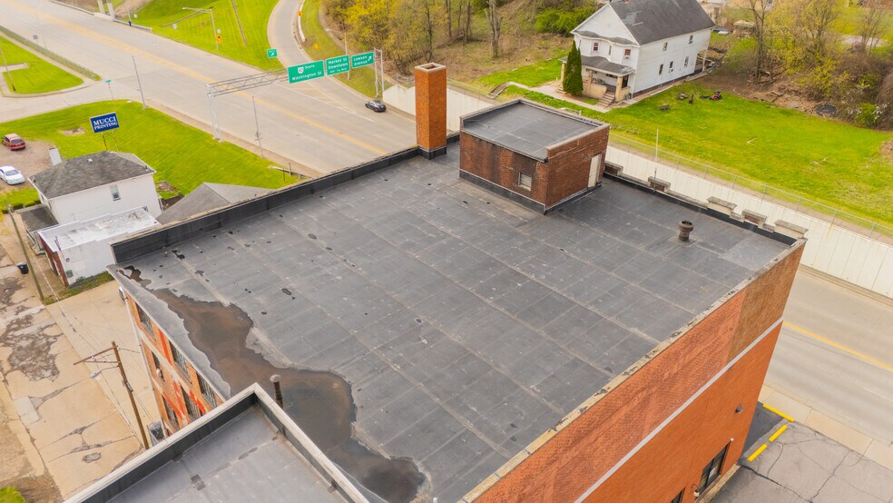 More Photos Of 1439 Sunset Blvd, Steubenville Flex For Sale