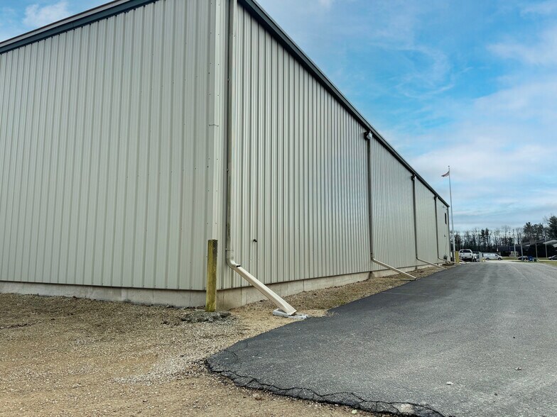 More Photos Of 1313 E Green Bay St, Shawano Freestanding For Lease