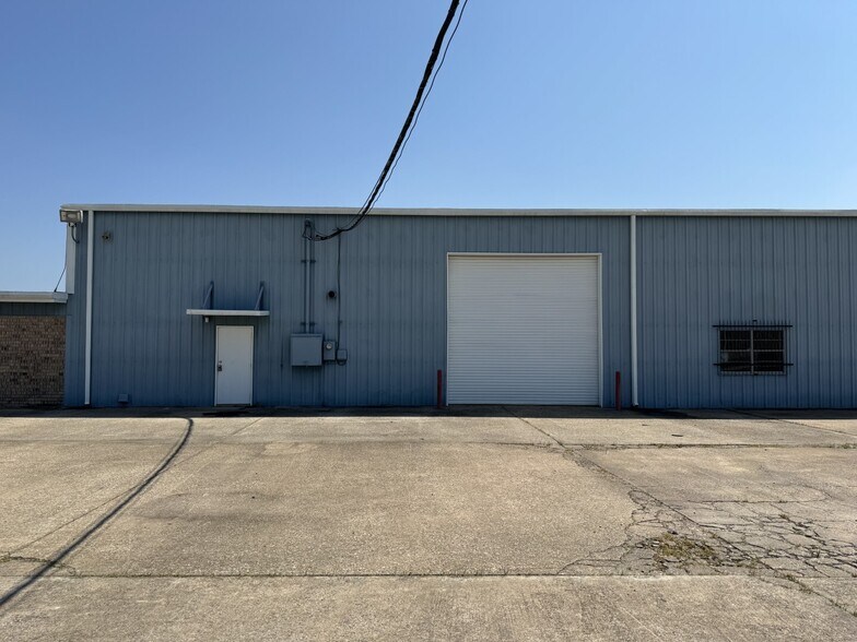 More Photos Of 6233 Industrial Rd, Beaumont Industrial For Lease