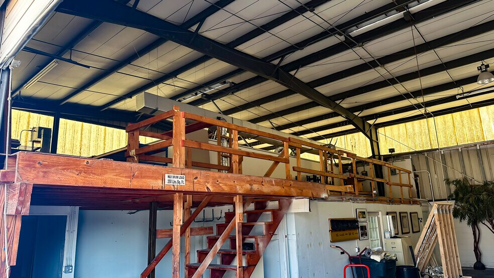 More Photos Of 3120-3126 Reynolds Rd, Lakeland Warehouse For Lease