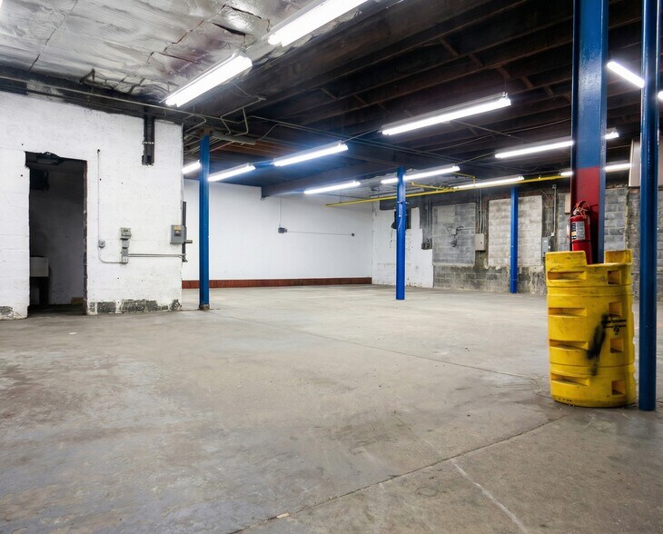 More Photos Of 83 Roosevelt Ave, Belleville Manufacturing For Lease