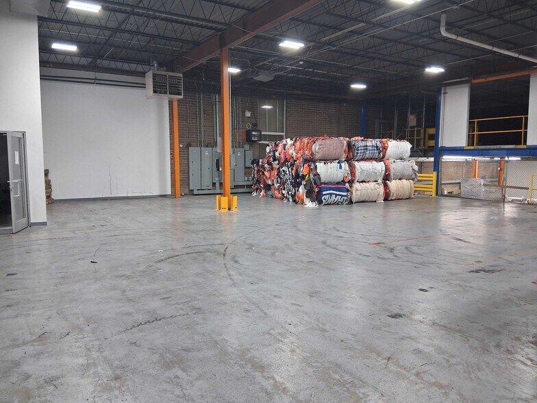 More Photos Of 600 Executive Blvd, Elmsford Manufacturing For Lease