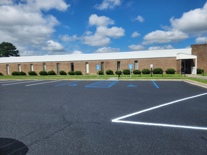 More Photos Of 404 St Andrews Dr, Greenville Office For Lease