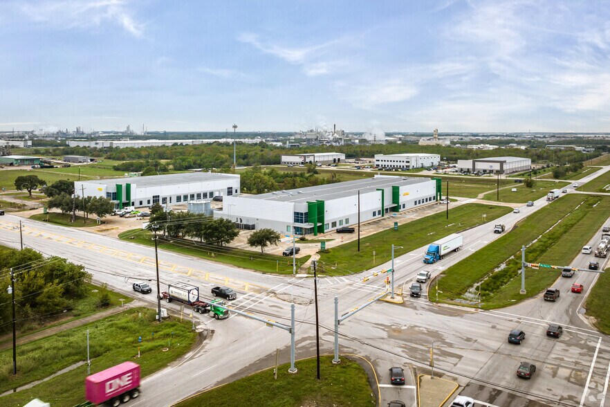 More Photos Of 11810 W Fairmont Pky, La Porte Warehouse For Lease