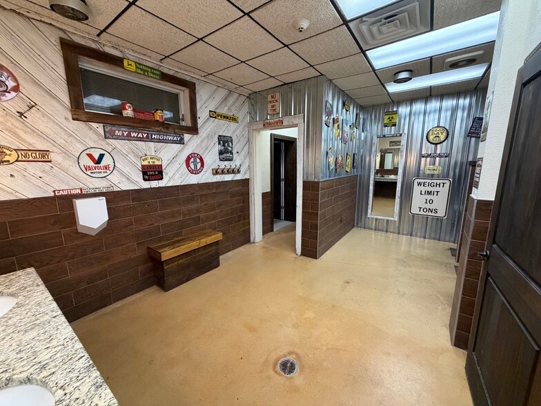 More Photos Of 52 Nestle Dr, Fulton Lodge Meeting Hall For Sale