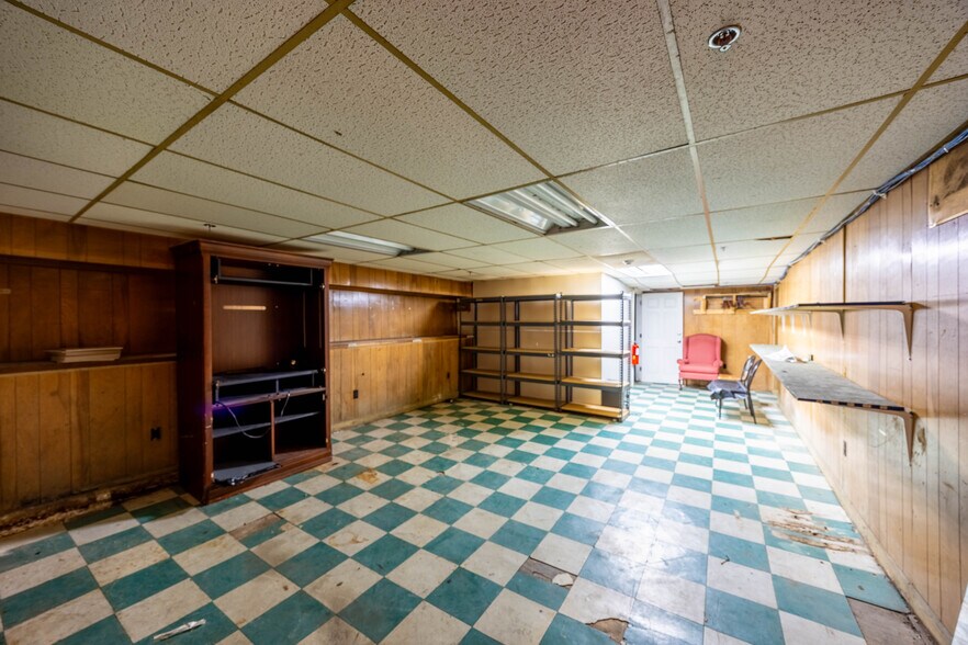 More Photos Of 19 Merrimack St, Lowell Restaurant For Sale