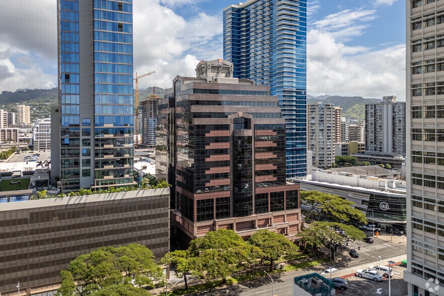 More Photos Of 1440 Kapiolani Blvd, Honolulu Office For Lease