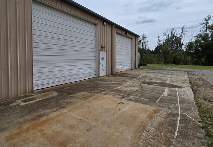 More Photos Of 2185 Storage Rd, Sumter Light Manufacturing For Sale