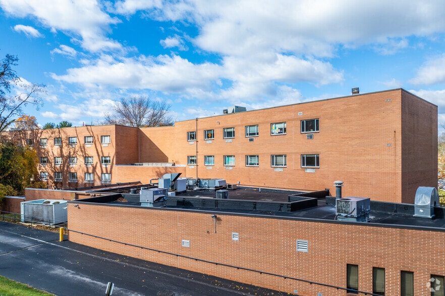 More Photos Of 100 E Lancaster Ave, Wynnewood Medical For Lease