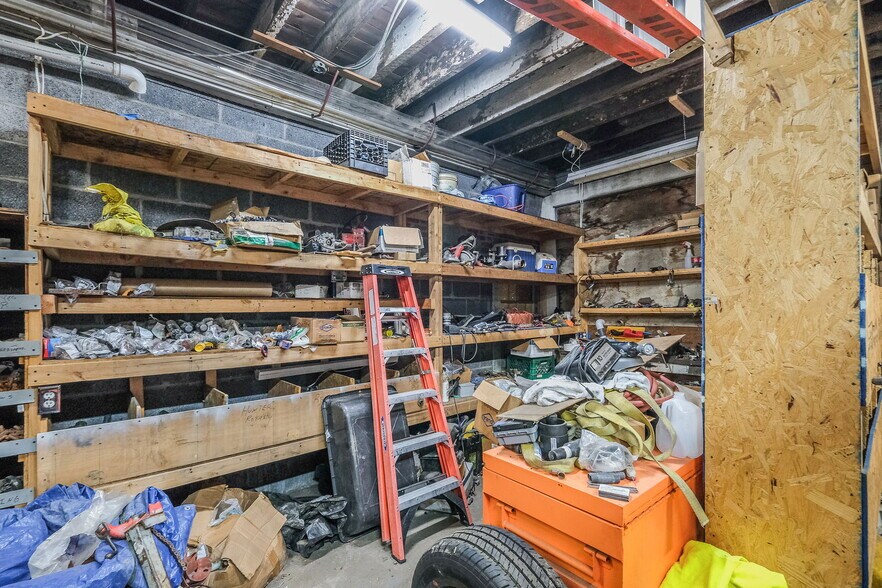 More Photos Of 340 Marconi Blvd, Copiague Warehouse For Sale