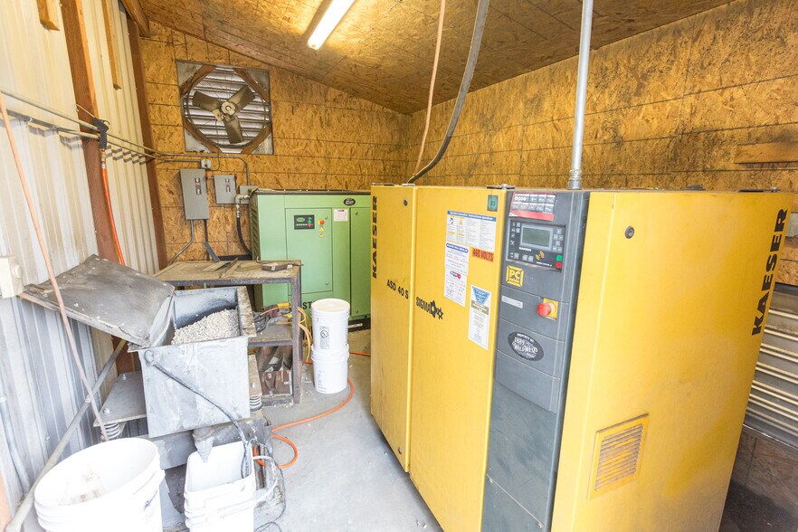 More Photos Of 497 Stevensville Airport Rd, Stevensville Warehouse For Sale